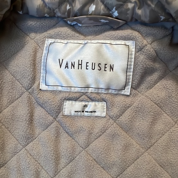 Tan leopard print vanheusen vest size XS - Picture 2 of 2